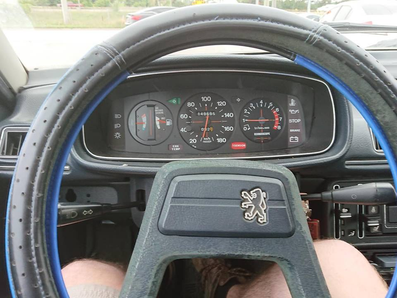 Illustration for article titled I drove a 1984 Peugeot 505 GL for 1/2hr today, my quick mini review.